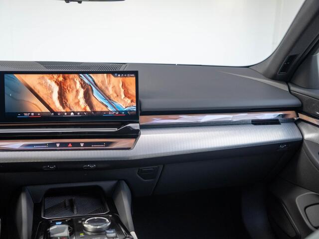 BMW i5 Sedan eDrive40 | M Sportpakket Pro | Innovation Pack | Trekhaak