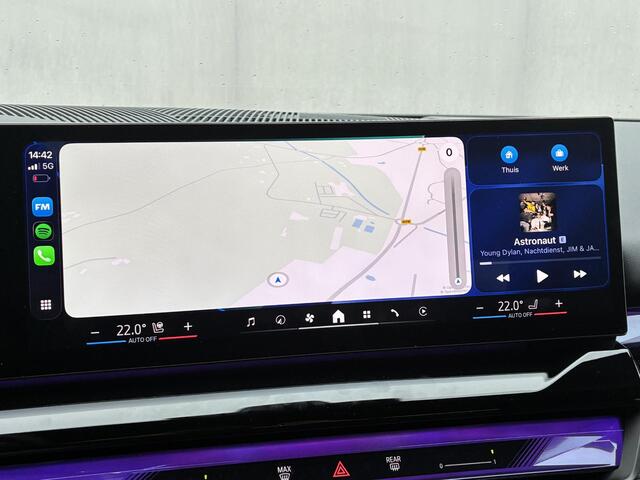 BMW i5 XDrive40 M Sport Edition 84 kWh 4WD / SOH 97,2% / VOL LEDER / Fabrieksgarantie t/m 04-2028 / Elektrische Trekhaak (1500KG) / Comfort Pack / Innovation Pack / M Sportpakket Pro / Travelpack /