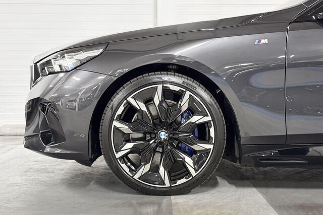 BMW i5 Touring xDrive40 | M-Sport | Panoramadak | Bowers & Wilkins | Stoelventilatie | Stoelverwarming | Driving Assistant Professional | Parking Assistant professional |
