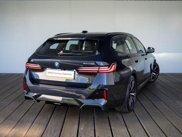 BMW i5 Touring eDrive40 | M Sportpakket | Innovation Pack | Comfort Access | Stoelventilatie | Harman-Kardon | 20''