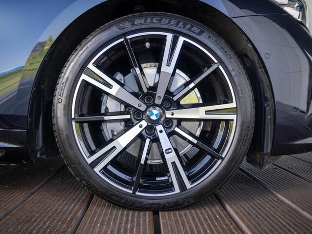 BMW i5 Touring eDrive40 | M Sportpakket | Innovation Pack | Comfort Access | Stoelventilatie | Harman-Kardon | 20''