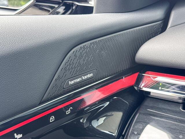 BMW i5 Touring eDrive40 M Sport Edition Panoramadak | Travel Pack | Adaptieve LED | 20 '' | Harman Kardon | Comfort Stoelen | Huisselectie