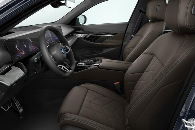BMW i5 Sedan eDrive40 M Sport Edition 84 kWh | M Sportpakket Pro | Innovation Pack | Travel Pack | Comfort Pack | Trekhaak