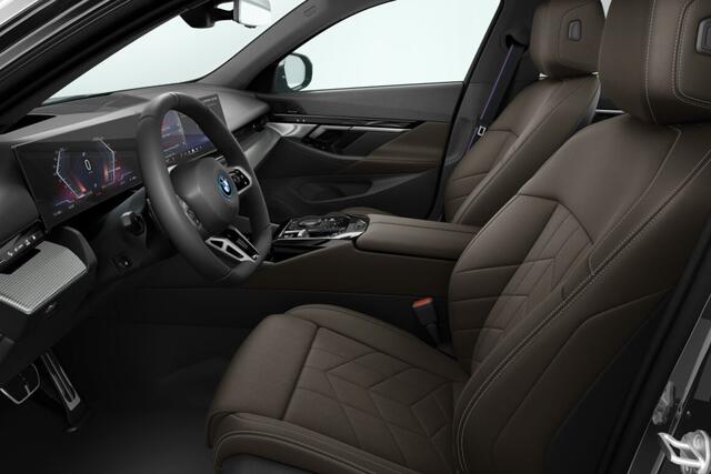 BMW i5 Sedan eDrive40 M Sport Edition 84 kWh | M Sportpakket Pro | Innovation Pack | Travel Pack | Comfort Pack