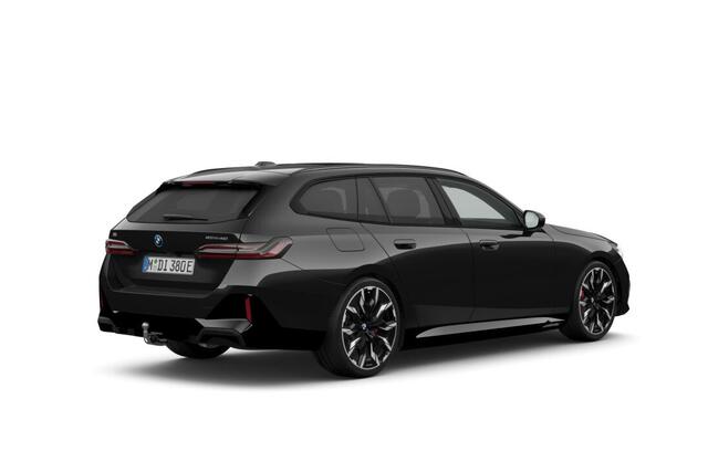 BMW i5 Touring eDrive40 M Sport Edition 84 kWh | M Sportpakket Pro | Travel Pack | Comfort Pack | Trekhaak