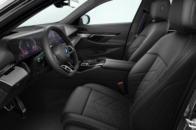 BMW i5 Sedan eDrive40 M Sport Edition 84 kWh | M Sportpakket Pro | Innovation Pack | Travel Pack | Comfort Pack