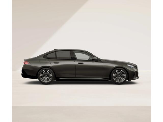 BMW i5 eDrive40 - M-Sport - Active Cruise Control - Harman Kardon