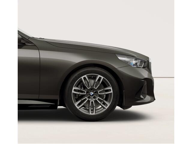 BMW i5 eDrive40 - M-Sport - Active Cruise Control - Harman Kardon