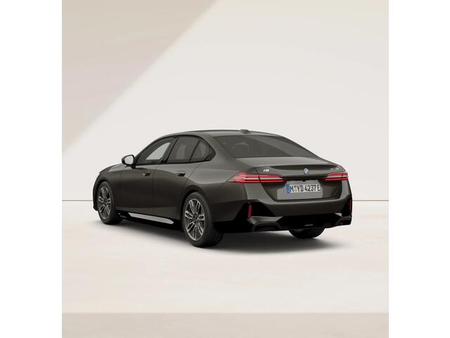 BMW i5 eDrive40 - M-Sport - Active Cruise Control - Harman Kardon