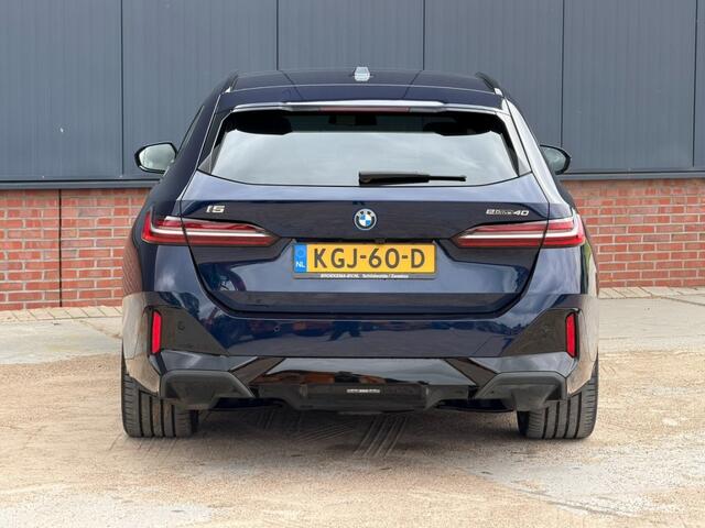 BMW i5 Touring eDrive40 84 kWh M-Sport Panoramadak, 20'', BenW, Head UP