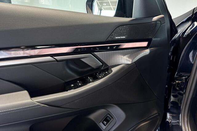 BMW i5 Sedan eDrive40 M Sport Edition 84 kWh | M Sport Pro | Glazen Panoramadak | Harman Kardon | Iconic Glow | Comfort Access |