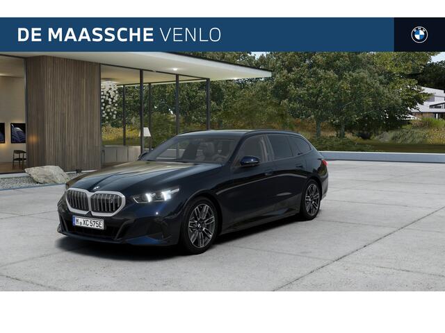 BMW i5 Touring eDrive40 M Sport / Panoramadak / Achteruitrijcamera / Adaptieve LED / Comfort Access / Stoelventilatie / Stuurverwarming