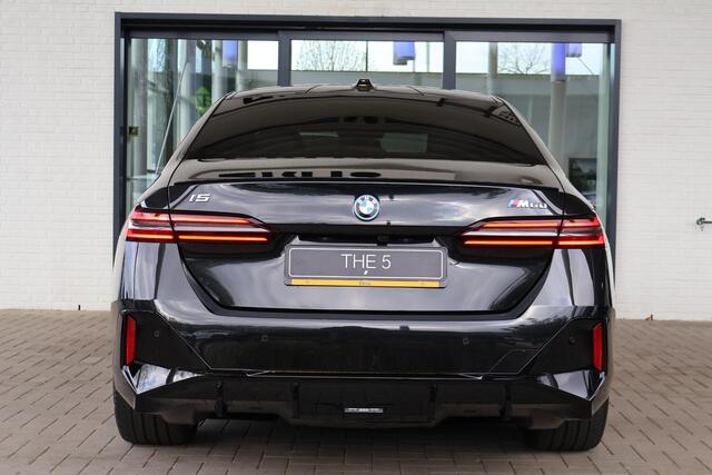 BMW i5 M60 xDrive | Driving Assistant Professional | Bowers & Wilkins | trekhaak elektrisch uitklapbaar | M Sport Pro