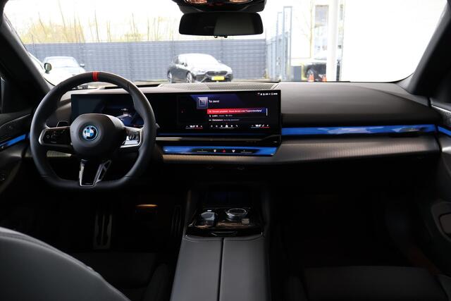 BMW i5 M60 xDrive | Driving Assistant Professional | Bowers & Wilkins | trekhaak elektrisch uitklapbaar | M Sport Pro