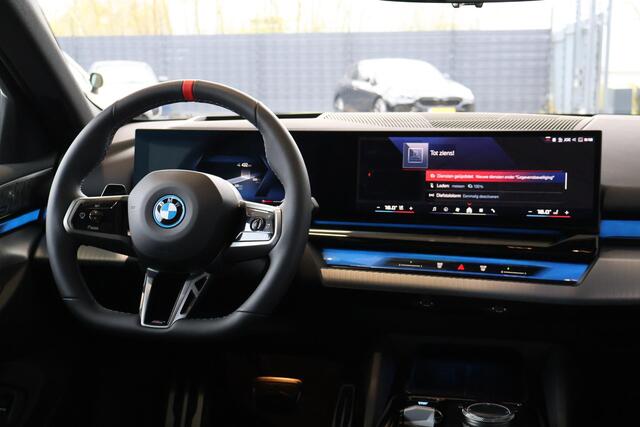 BMW i5 M60 xDrive | Driving Assistant Professional | Bowers & Wilkins | trekhaak elektrisch uitklapbaar | M Sport Pro