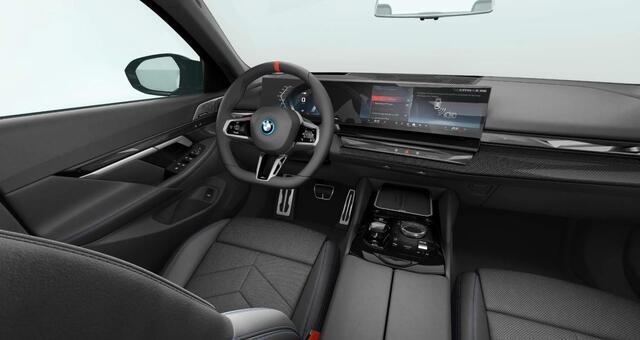 BMW i5 M60 xDrive 84 kWh Panoramadak - Bowers & Wilkins - Driving Assistant Professional - Stoelventilatie - M Adaptief onderstel Professional - Comfort Access - Parking Assistant Professional