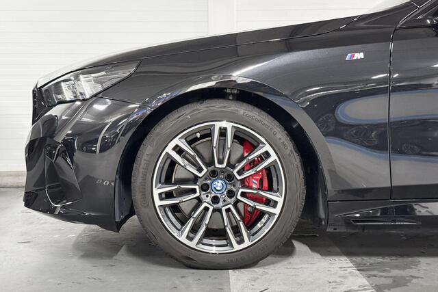 BMW i5 Sedan M60 xDrive 84 kWh | M Sport Pro | Innovation Pack | Travel Pack | Comfort Pack | Trekhaak