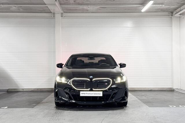 BMW i5 Sedan M60 xDrive 84 kWh | M Sport Pro | Innovation Pack | Travel Pack | Comfort Pack | Trekhaak