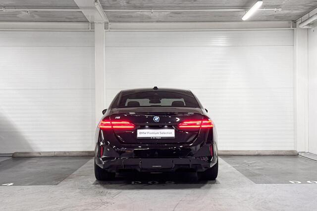 BMW i5 Sedan M60 xDrive 84 kWh | M Sport Pro | Innovation Pack | Travel Pack | Comfort Pack | Trekhaak