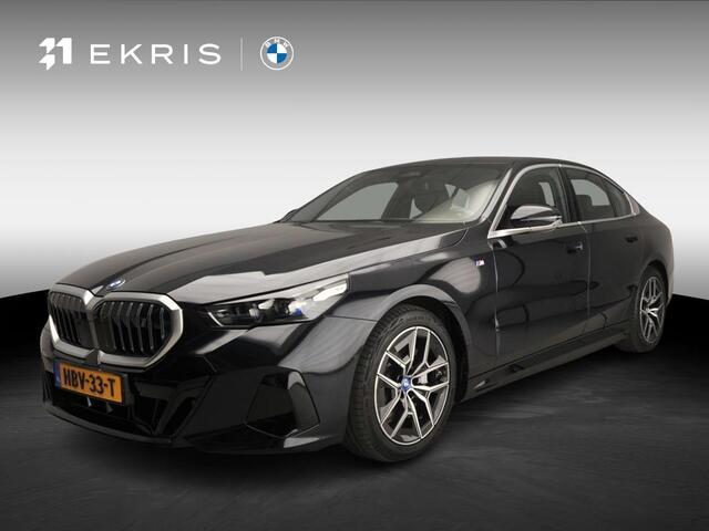 BMW i5 Sedan eDrive40 | M-Sportpakket | LED | Leder | HUD | Active cruise | Panoramadak | Comfortzetels | Trekhaak | DAB | Harman-kardon sound | Alu 19 inch
