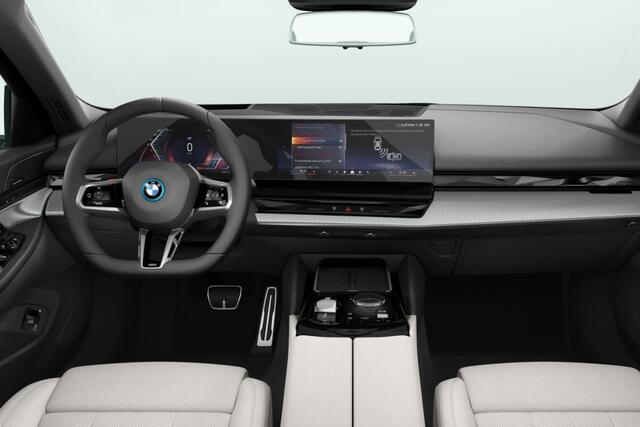 BMW i5 Sedan eDrive40 M Sport Edition 84 kWh | M Sportpakket Pro | Innovation Pack | Travel Pack | Comfort Pack