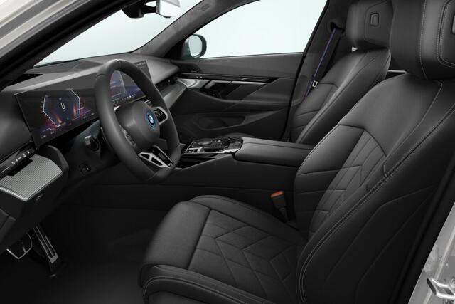 BMW i5 Sedan eDrive40 M Sport Pro Edition 84 kWh | M Sportpakket Pro | Innovation Pack | Travel Pack | Comfort Pack