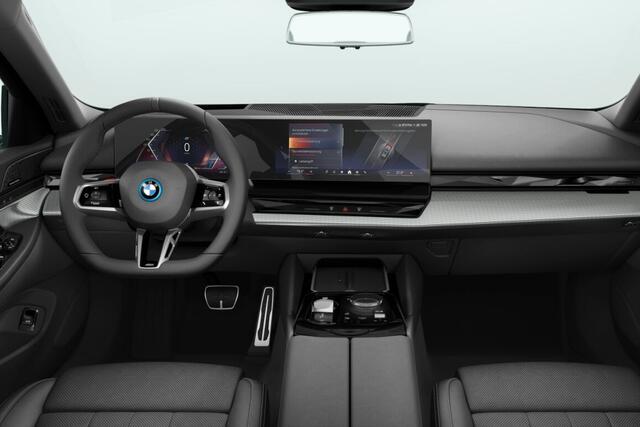 BMW i5 Touring eDrive40 M Sport Edition 84 kWh | M Sportpakket Pro | Innovation Pack | Travel Pack | Comfort Pack