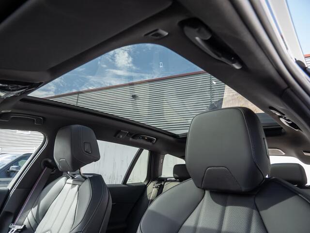 BMW i5 Touring eDrive40 84 kWh M-SPORT Pro ** LED, PANO, TREKH, INNOV.- & TRAVEL PACK ** 1e EIG - Ex BMW-AG ** ** INFORMEER OOK NAAR ONZE AANTREKKELIJKE FINANCIAL-LEASE TARIEVEN **