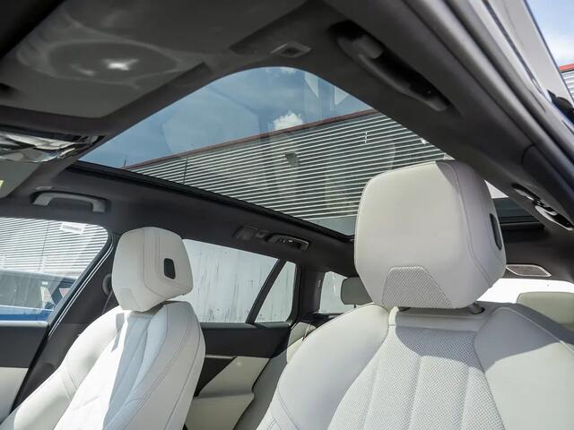 BMW i5 Touring eDrive40 84 kWh M-SPORT Pro ** LED, PANO, TREKH, INNOV.- & TRAVEL PACK ** 1e EIG - Ex BMW-AG ** ** INFORMEER OOK NAAR ONZE AANTREKKELIJKE FINANCIAL-LEASE TARIEVEN **