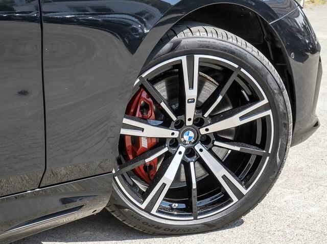 BMW i5 Touring eDrive40 84 kWh M-SPORT Pro ** LED, PANO, TREKH, INNOV.- & TRAVEL PACK ** 1e EIG - Ex BMW-AG ** ** INFORMEER OOK NAAR ONZE AANTREKKELIJKE FINANCIAL-LEASE TARIEVEN **