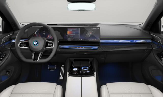 BMW i5 Touring xDrive40 M-Sport Pro - Full-Option - Adaptief M Onderstel Prof