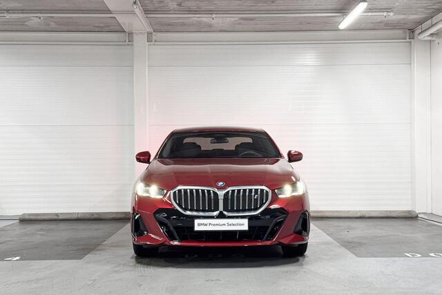 BMW i5 Sedan eDrive40 | M-Sport | Bowers & Wilkins | Trekhaak | Stoelventilatie | Stuurwielverwarming
