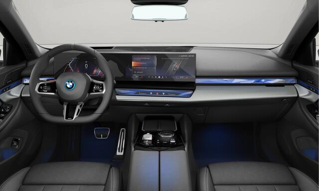 BMW i5 Touring eDrive40 M-Sport - Head-Up - ACC - Adaptive LED