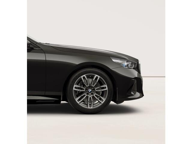 BMW i5 Touring eDrive40 M-Sport - Head-Up - ACC - Adaptive LED
