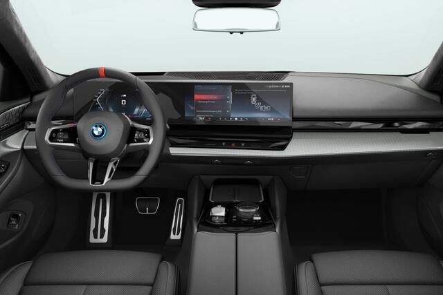BMW i5 Sedan M60 xDrive M Sport Pro Edition 84 kWh | M Sportpakket Pro | Innovation Pack | Travel Pack | Comfort Pack | Trekhaak