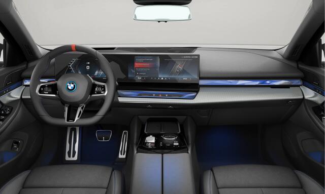 BMW i5 Touring M60 xDrive - Pano - Head-up - Adaptief Onderstel Prof
