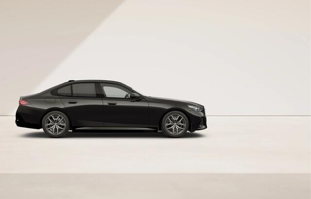 BMW i5 eDrive40 M-Sport - Pano - Head-up - Stoelventilatie - Memoryzetels