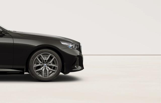 BMW i5 eDrive40 M-Sport - Pano - Head-up - Stoelventilatie - Memoryzetels