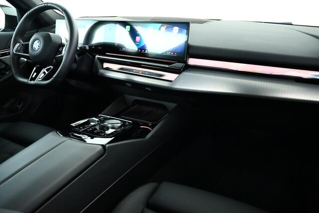BMW i5 eDrive40 M Sport Edition 84 kWh Navi / ACC / HUD / H&K / Memory / Panorama