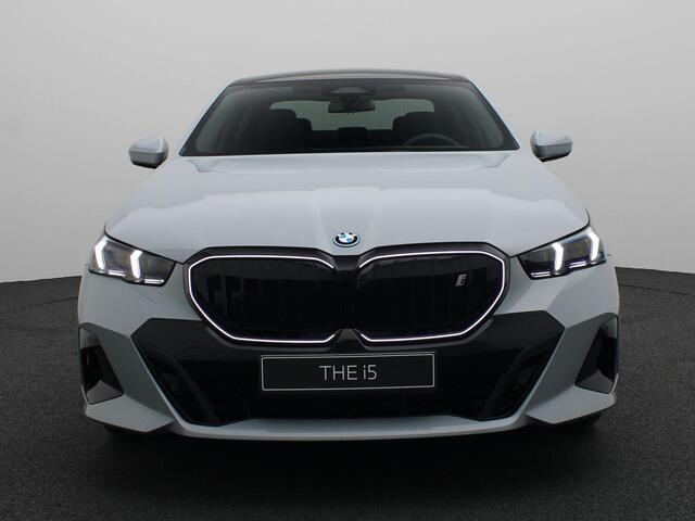 BMW i5 eDrive40 | SoH 100% | M Sport Edition | M Sportpakket Pro | Comfort Pack | Innovation Pack | Panoramadak