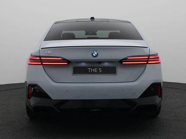 BMW i5 eDrive40 | SoH 100% | M Sport Edition | M Sportpakket Pro | Comfort Pack | Innovation Pack | Panoramadak