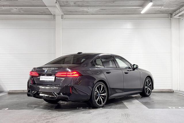 BMW i5 Sedan eDrive40 | M-Sport Pro | Innovation Pack | Stoelventilatie | Panoramadak | Comfort Access | Parking Assistant Plus