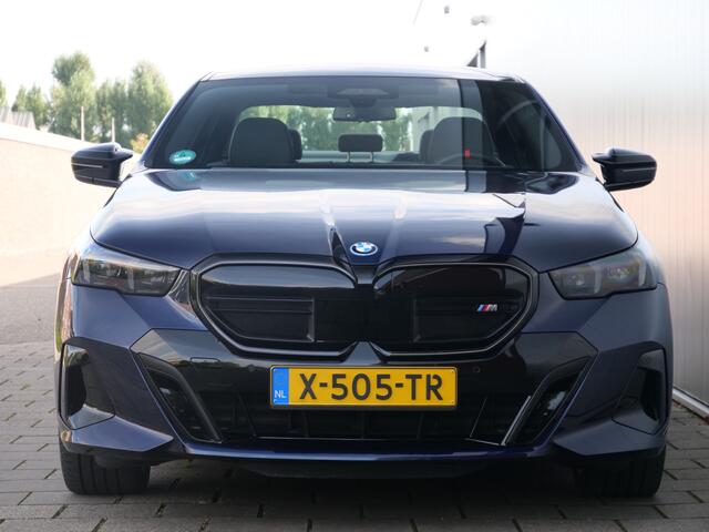 BMW i5 M60 xDrive 84 kWh 601 Pk Automaat M-sport pro / Navi / DAB / Apple Carplay / Camera / SOH 95,8% – foto 5
