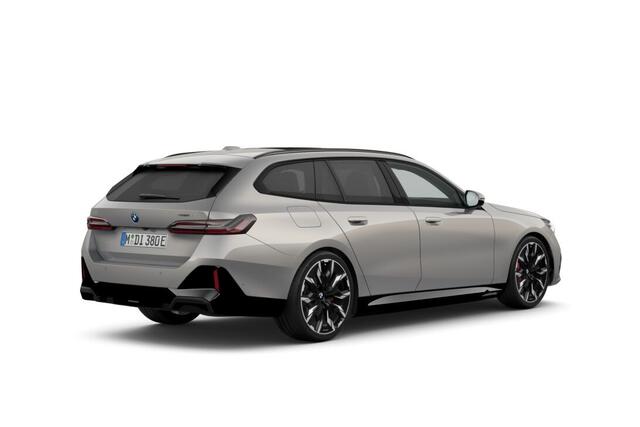 BMW i5 Touring eDrive40 M Sport Pro Edition 84 kWh | M Sportpakket Pro | Innovation Pack | Travel Pack | Comfort Pack
