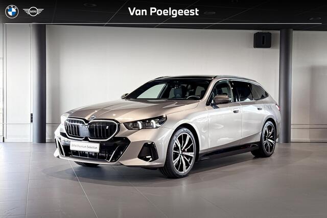 BMW i5 Touring eDrive40 84 kWh | M Sport Pro | Glazen Panoramadak | Harman Kardon | Iconic Glow | Trekhaak |