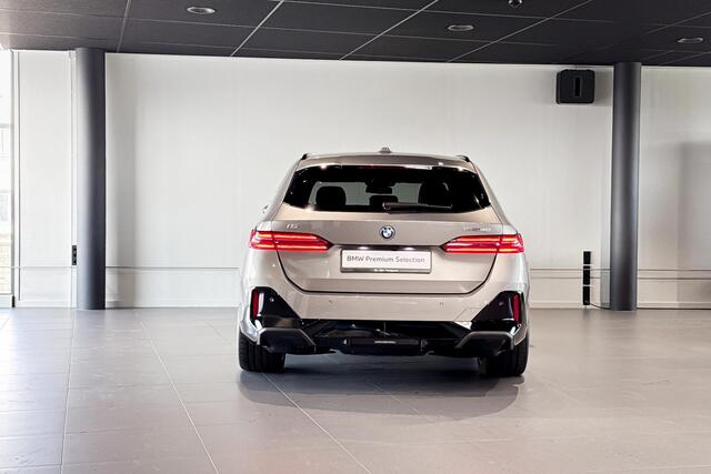 BMW i5 Touring eDrive40 84 kWh | M Sport Pro | Glazen Panoramadak | Harman Kardon | Iconic Glow | Trekhaak |