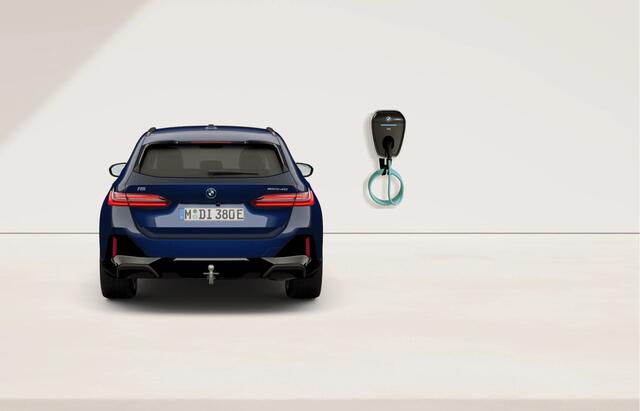 BMW i5 Touring eDrive40 - M-Sport Pro - Pano - Onderstel Prof - Trekhaak - Bowers & Wilkins – foto 5