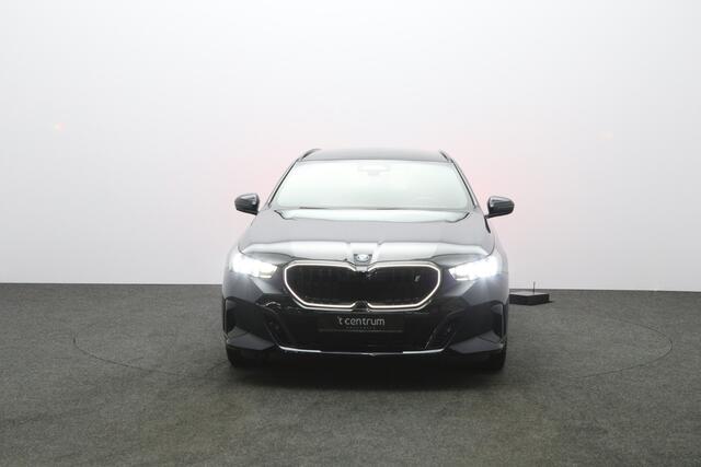 BMW i5 Touring eDrive40 M Sport Edition 84 kWh 340 PK, SOH 97 %, Panoramadak, Trekhaak, 360 Camera, H/K Sound, – foto 5
