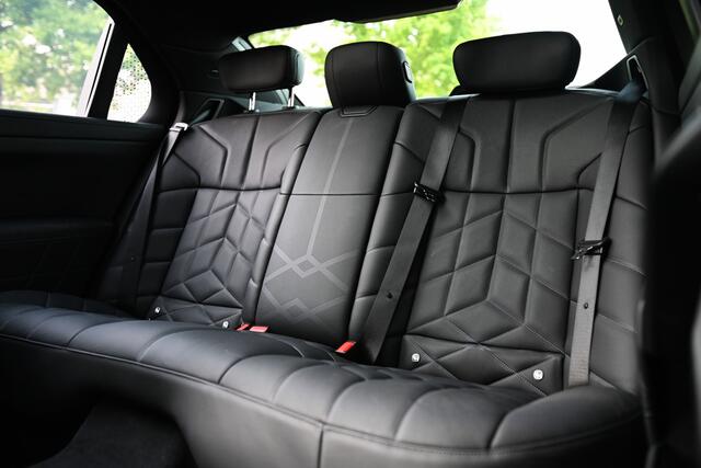 BMW i7 eDrive50 High Executive M Sport / Panoramadak Sky Lounge / Massagefunctie / Active Steering / Soft Close / Stoelventilatie / Multifunctionele voorstoelen / Parking Assistant Professional / Driving Assistant Professional / Live Cockpit Professional