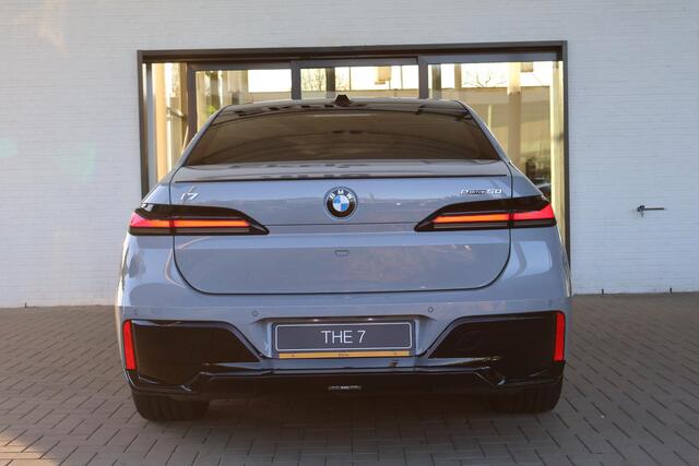 BMW i7 eDrive50 Privilege Edition M Sportpakket Pro | Executive Edition | Innovation Pack | Sky Lounge | Iconic Glow